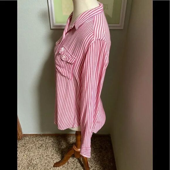 EUC Abercrombie & Fitch Pink & White StrippedâButtonâDownâShirtâ#182 - Picture 2 of 3